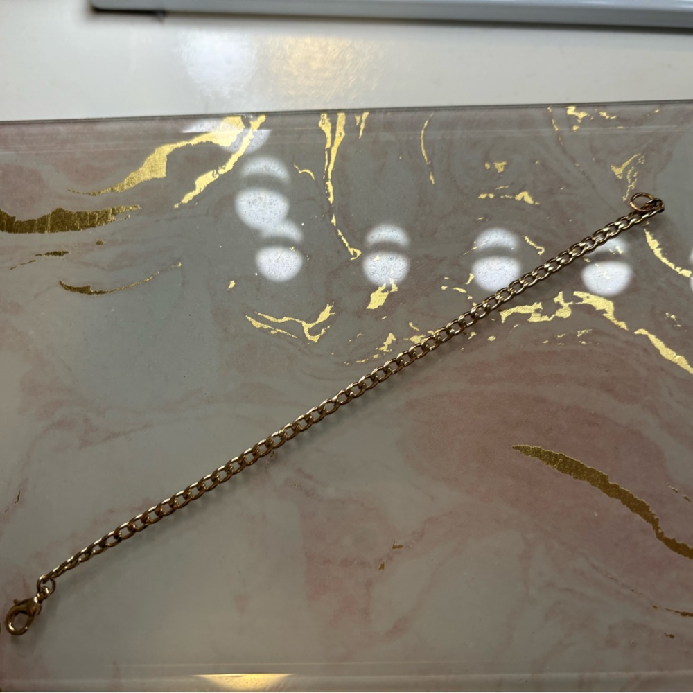 Gold chain bracelet